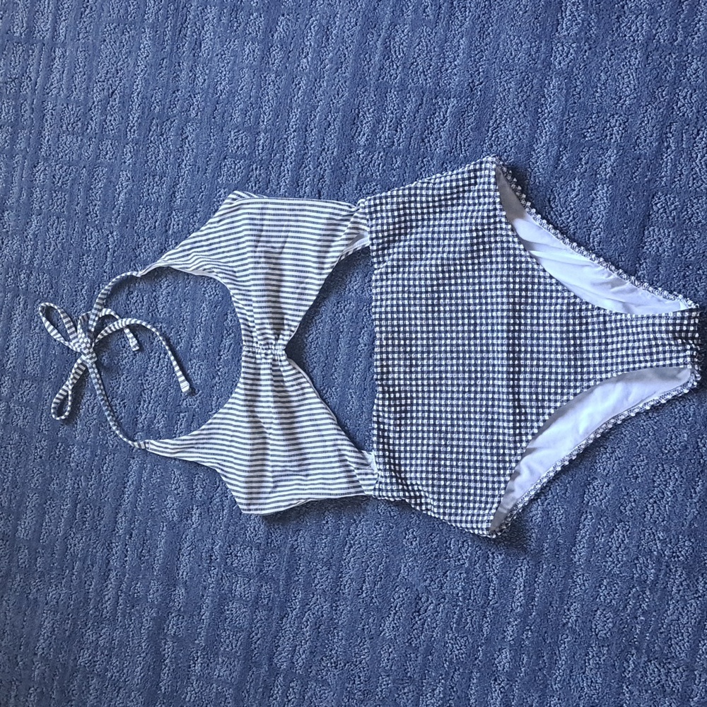 Aerie Cheeky one piece split swimsuit Med.